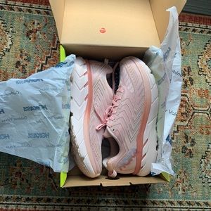 OV Hoka Clifton, pale blush